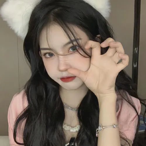 照片中的女孩封面